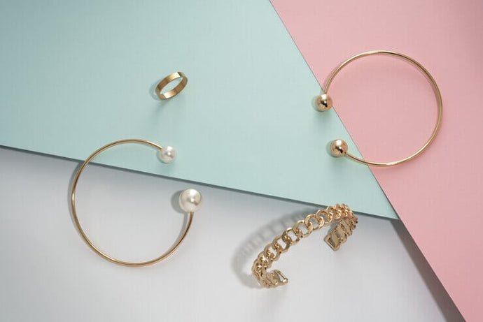10 Jewelry Pieces Every Woman Should Own for a Complete Collection